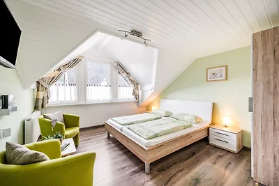 Aangenaam vakantiehuis in Ernst met balkon