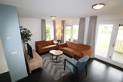 Bungalow nad Wodą z Sauną w Południowej...