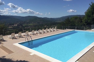 Lussuoso palazzo a Citerna con piscina e...