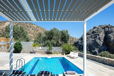 Villa in Agia Galini mit Pool und Bergblick