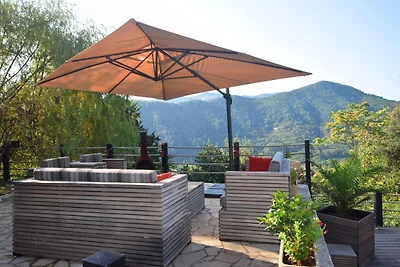 Modern vakantiehuis met zwembad