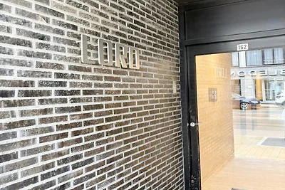 Gezellig vlak aan de kust met twee terrassen