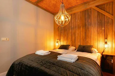 Lodge mit Wiesenblick und Whirlpool