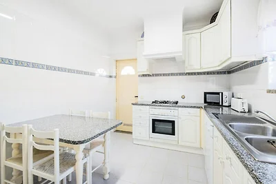 Villa in der Nähe des Strandes von São Rafael...