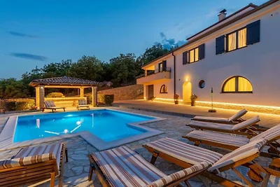 Villa in Kastav mit Schwimmbecken