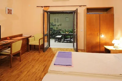Apartments Magda- Comfort Studio Apartment wi...