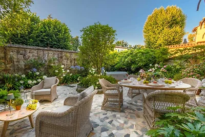 Luxe modern appartement in Lucca
