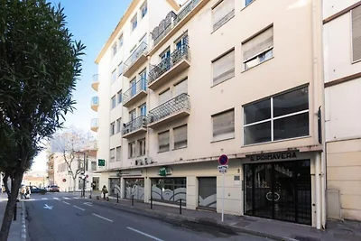 Wohnung in Antibes nahe Gravette Strand