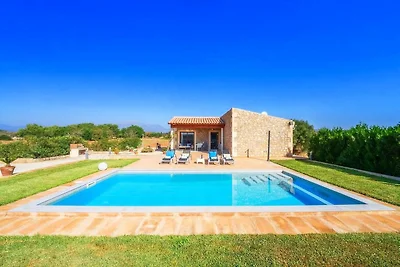 Ländliche Villa in Búger mit Pool
