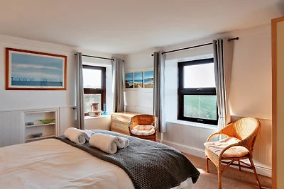 Sea-view cottage in Sennen, No Deposit