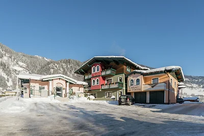Geräumiges Ferienhaus in Goldegg in...
