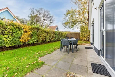 Villa in landhuisstijl met afwasmachine 2km v...