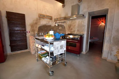 Palazzo antico a Provaglio d'Iseo con cortile
