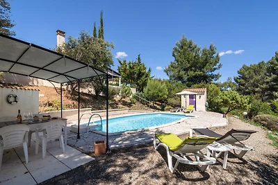 Moderne Villa mit privatem Pool