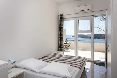 Superior Studio Apartment with Terrace and Se...