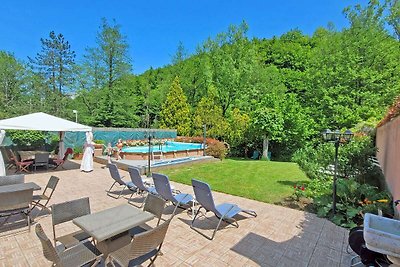 Geräumiges Ferienhaus mit privatem Pool