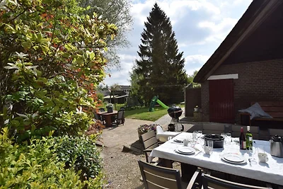 Bauernhaus in der Nהhe des Flusses in...