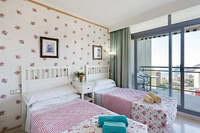 Elegantes Ferienhaus in Benidorm mit Pool