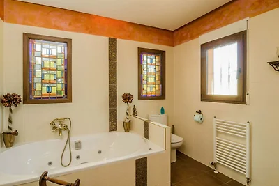Accogliente villa con piscina privata a...
