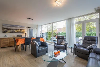 Aangename bungalow vlakbij zee en strand