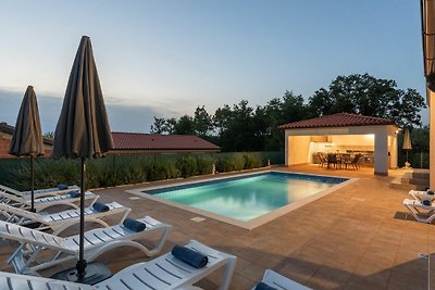 Villa for up to 10 guests with private pool