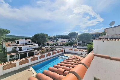 Schöne Villa mit Gemeinschaftspool