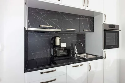 Modern Apartments with Private Balcony - Prem...