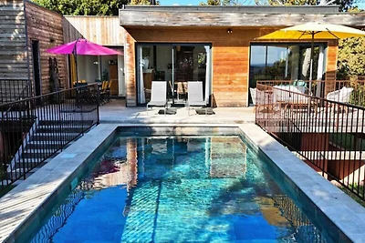 Villa bei Velaux mit Pool und Hügelblick