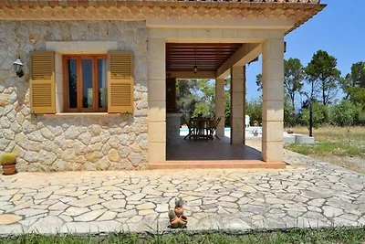 Haus in Llubá mit Pool und Terrasse