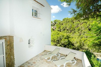 Villa im Ibiza-Stil in Moraira mit privatem P...