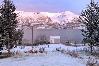 Refuge en bord de mer a Lyngen-By Traum