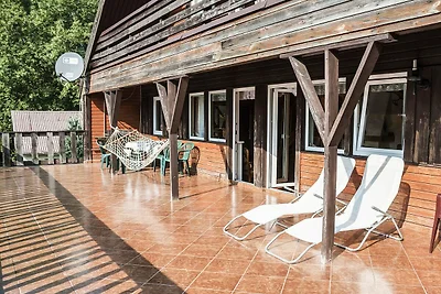 Hälfte eines Ferienhauses, riesiger Garten,...