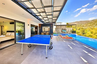 Villa in Kalkan mit Schwimmbecken