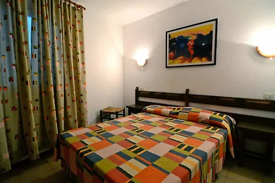 Wohnung in Estartit mit Garten