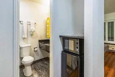 1 Queen -bett | Master Suite, Micfridge, S