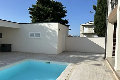 Dom wakacyjny w Murterze z basenem