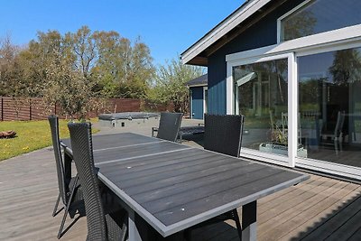 12 Personen Ferienhaus in Hadsund-By Traum
