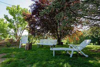 Chalet in malerischem mittelalterlichem Dorf