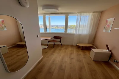 Comfort appt in a premium residence-...