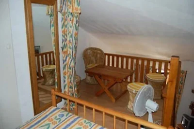 Villa am See mit Terrasse in Okzitanien