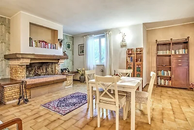 Elegantes Ferienhaus in der Nähe von Theater