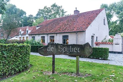 Idyllisches Cottage mit Terrasse in Brügge
