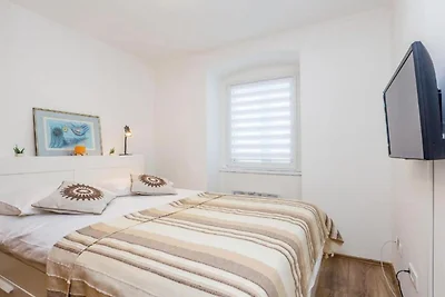 Apartment Sabo - Two Bedroom Apartment near...
