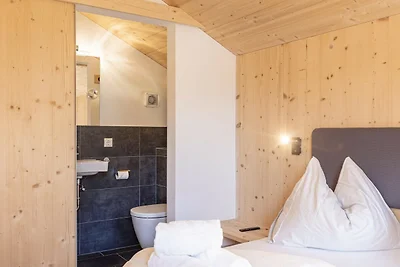 Chalet am Skilift mit Balkon und Sauna