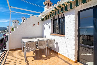 Wohnung in Nerja mit Meerblick & Pools