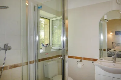 Apartment in Caderousse with Pool