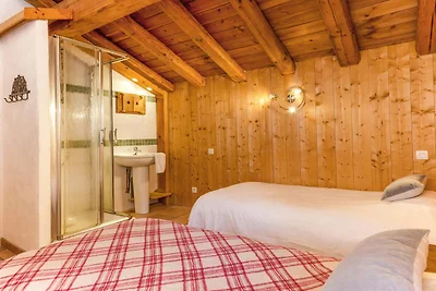 Modernes Chalet in Peisey-Nancroix mit Balkon