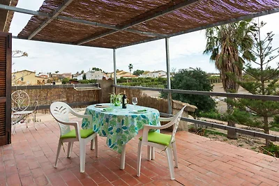 Hübsches Ferienhaus in Deltebre mit Garten