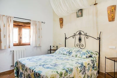 Rustico cottage a Laroya con piscina e...