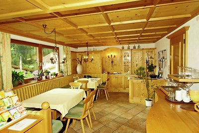 Schöne Ferienwohnung mit Sauna in Sankt Anton...